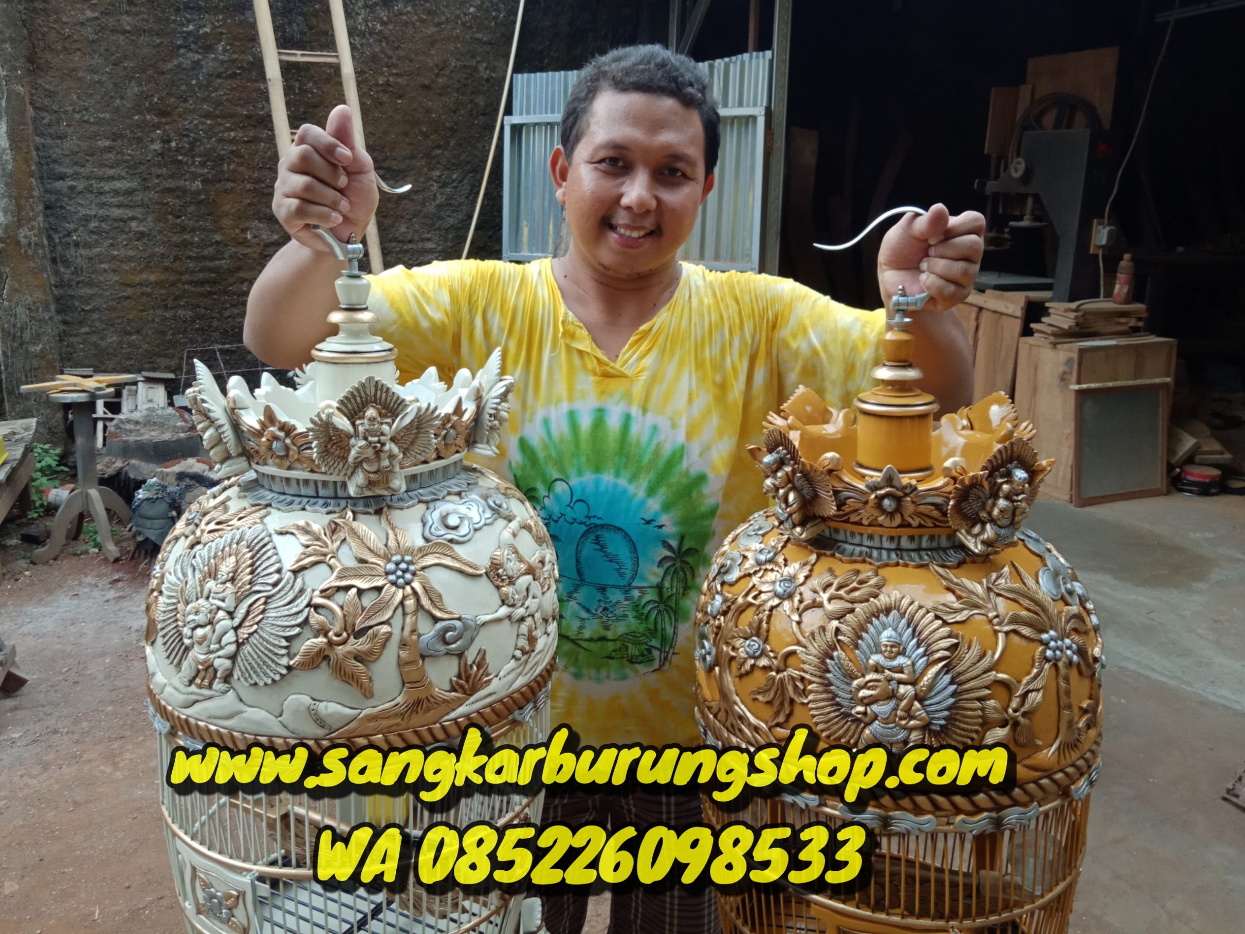 Pengrajin Sangkar Perkutut Ukir