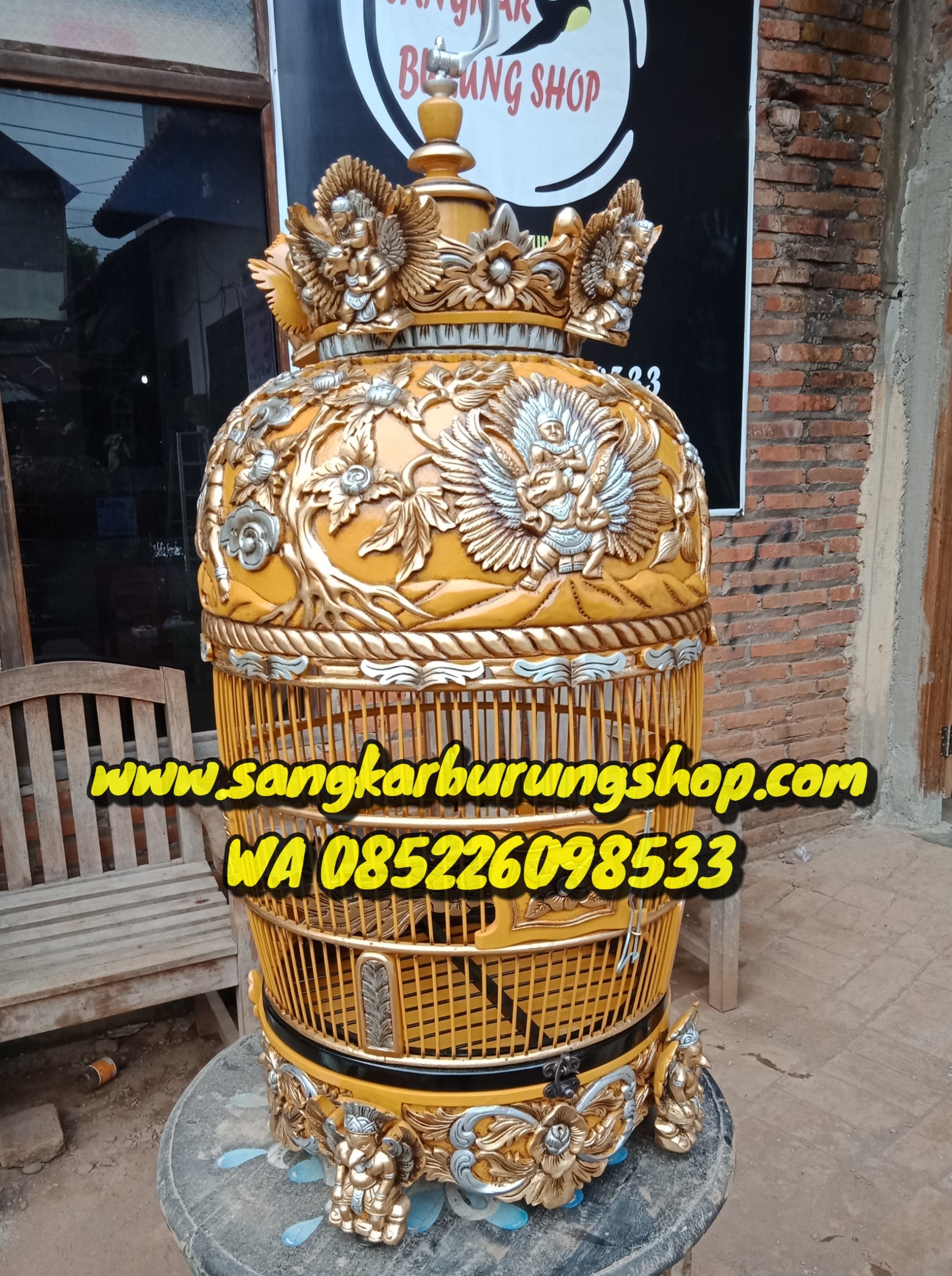 Pengrajin Sangkar Perkutut Ukir